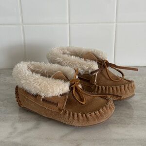 Minnetonka Charley Slippers Kids